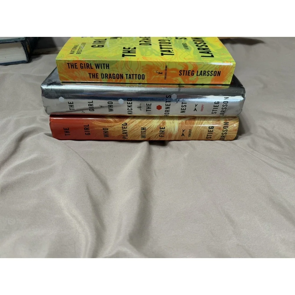 Stieg Larsson Trilogy- The Girl With the Dragon Tattoo (3)‎ Book Set